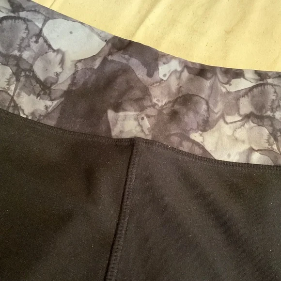 Mondetta Black Yoga Pants with Gray Waistband - Picture 6 of 7